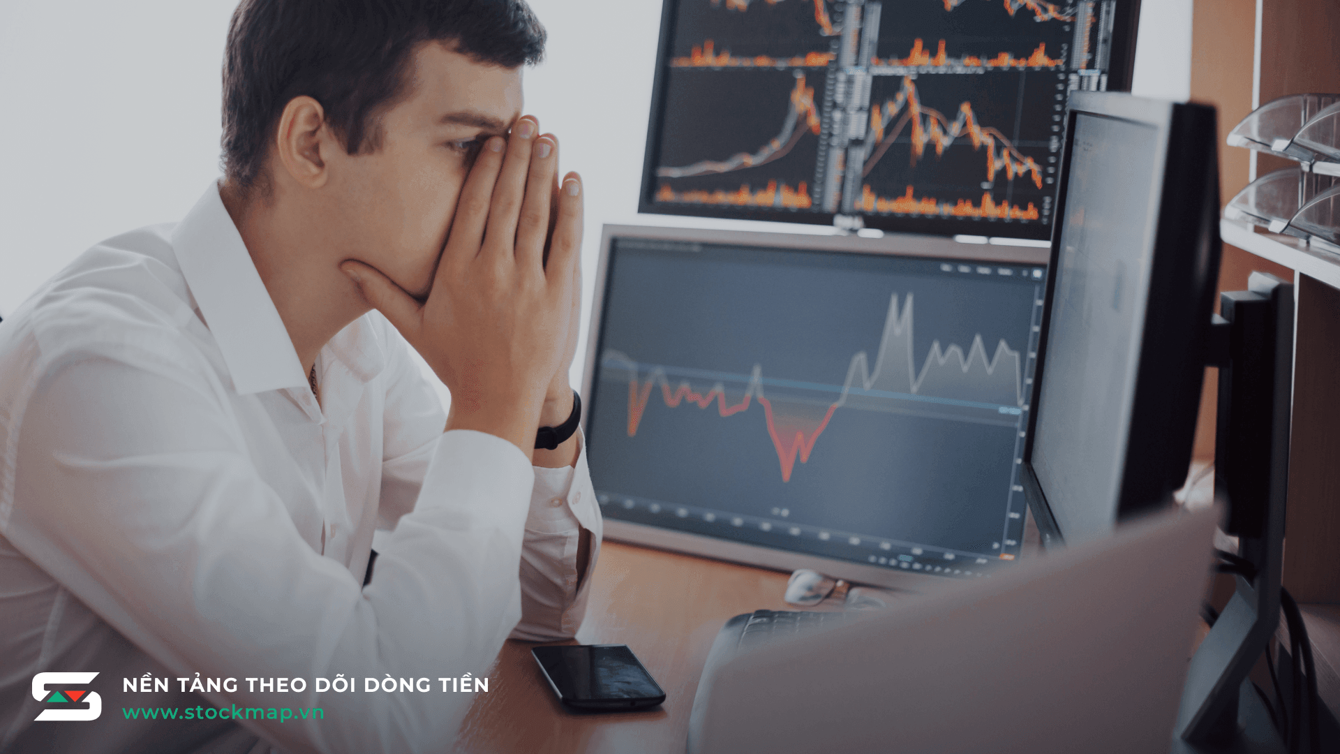 Hiệu ứng đám đông là gì? Tác động & ứng dụng trong đầu tư chứng khoán